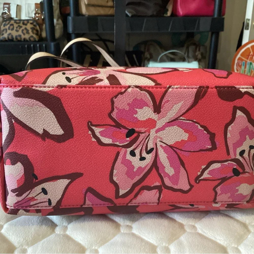 Kate Spade pink floral tote in Saffiano leather inside and out with silver spade - Picture 6 of 11